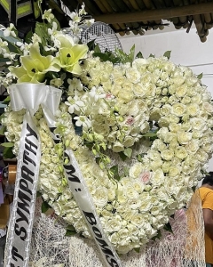 Roses heart felt condolences